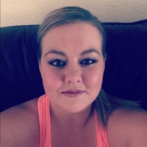 Meet your Posher, Carissa